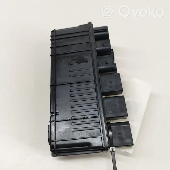 BMW 4 G22 G23 G24 G26 Current control relay A3C07685202