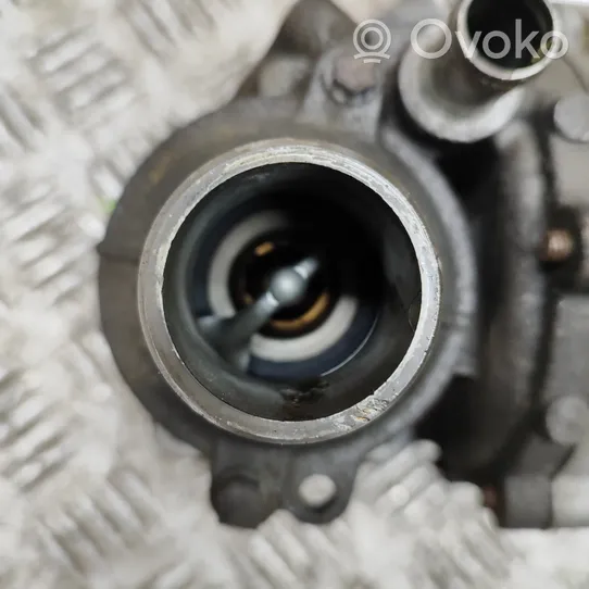 Volvo XC90 Pompe de circulation d'eau 30720304