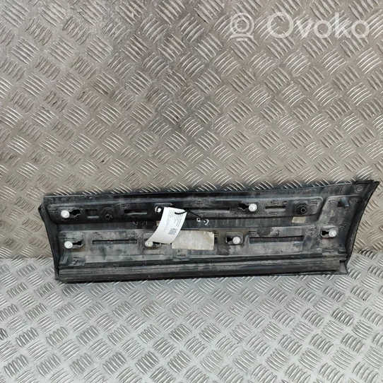 Land Rover Discovery 5 Takaoven lista (muoto) HY3M274A48AA