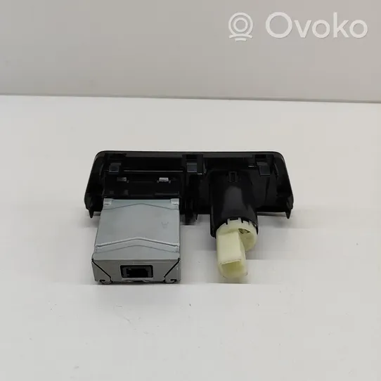 Lexus ES 250 - 300 - 330 Gniazdo / Złącze USB 8553276010