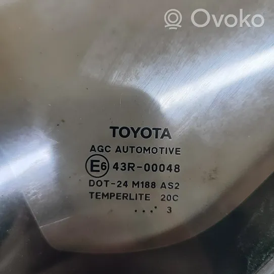 Toyota Auris E180 Galinis šoninis kėbulo stiklas 6272002170