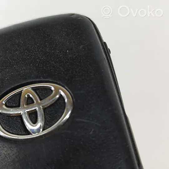 Toyota Prius+ (ZVW40) Užvedimo raktas (raktelis)/ kortelė 8990447190