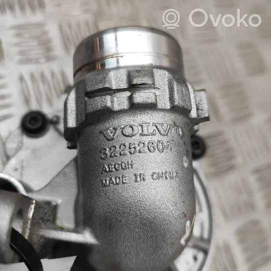 Volvo XC40 Pompa dell’acqua 32252604