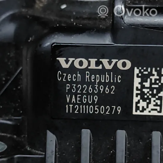 Volvo XC40 Obudowa termostatu 32263962