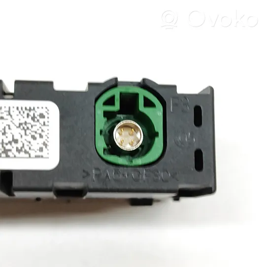 Skoda Enyaq iV Gniazdo / Złącze USB 657035736A