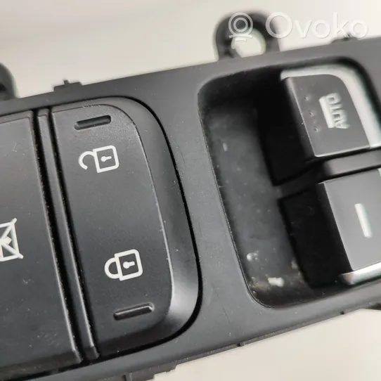 KIA Niro Electric window control switch 93570G5540