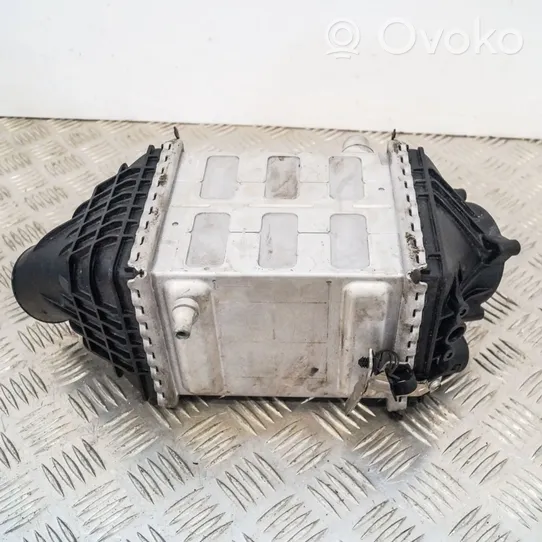 BMW 6 F12 F13 Chłodnica powietrza doładowującego / Intercooler 7843119