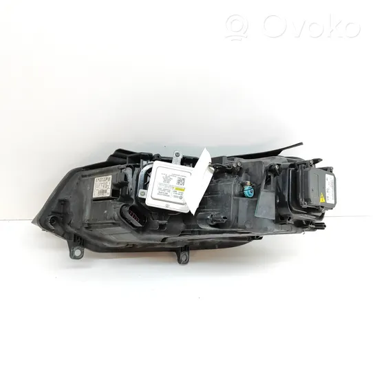 Volkswagen Touareg II Lampa przednia 7P2941752