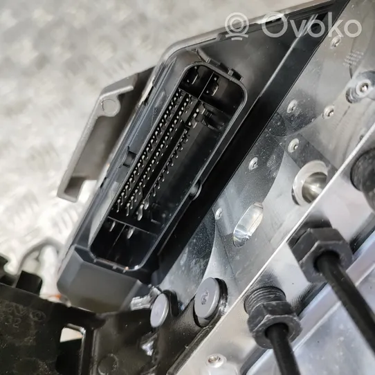 Volvo XC40 Brake booster 32384487