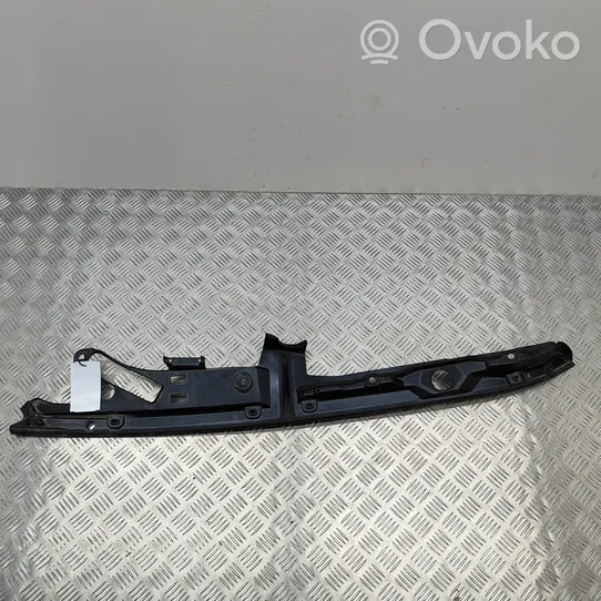 BMW 5 G30 G31 Kita variklio skyriaus detalė 7349606