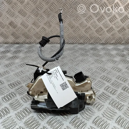 Volkswagen Tiguan Front door lock 5N1837015C