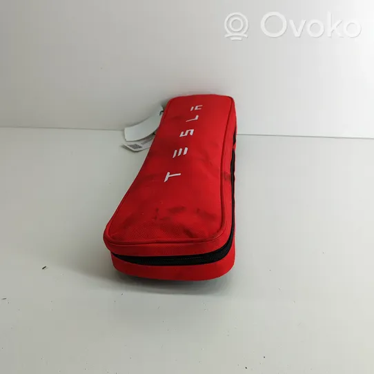Tesla Model Y First aid kit 147507600C