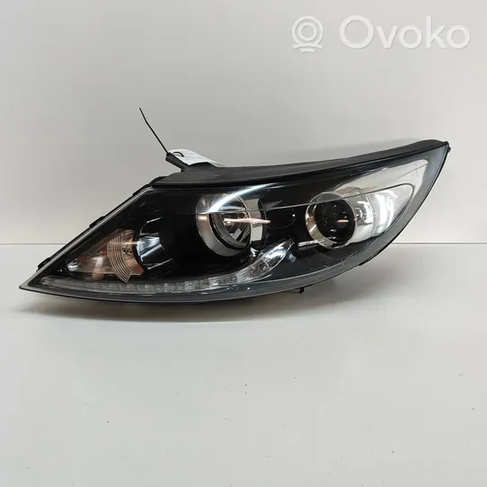 KIA Sportage Lampa przednia 921013U290