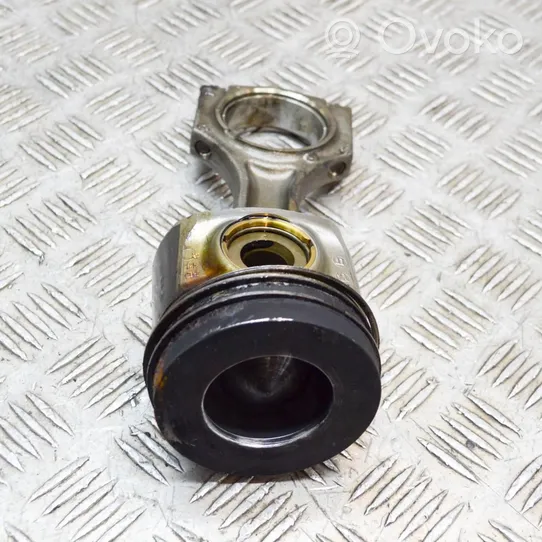 BMW 5 G30 G31 Piston 8508023