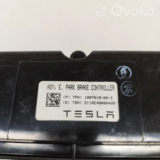 Tesla Model X Aizmugurējo bremžu (EMF) vadības bloks 100761800E