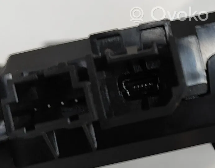 Tesla Model 3 Moduł / Sterownik USB 109329500A