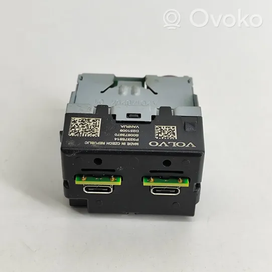 Volvo XC40 Connecteur/prise USB 32375814