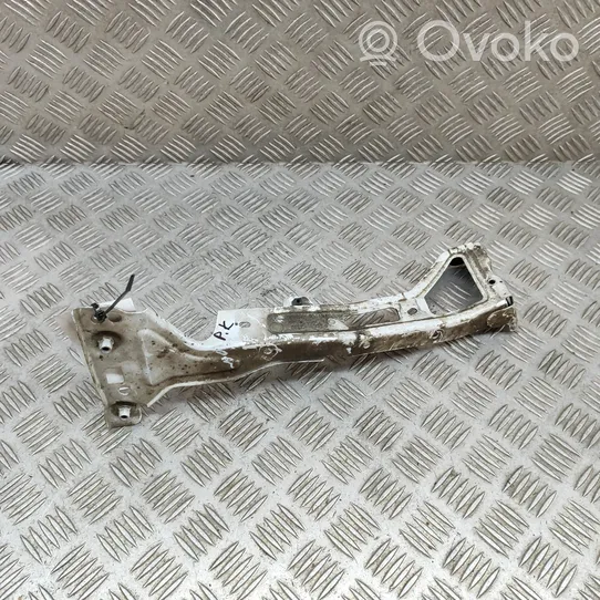 Audi A4 S4 B9 Uchwyt / Mocowanie błotnika przedniego 8W0821135C