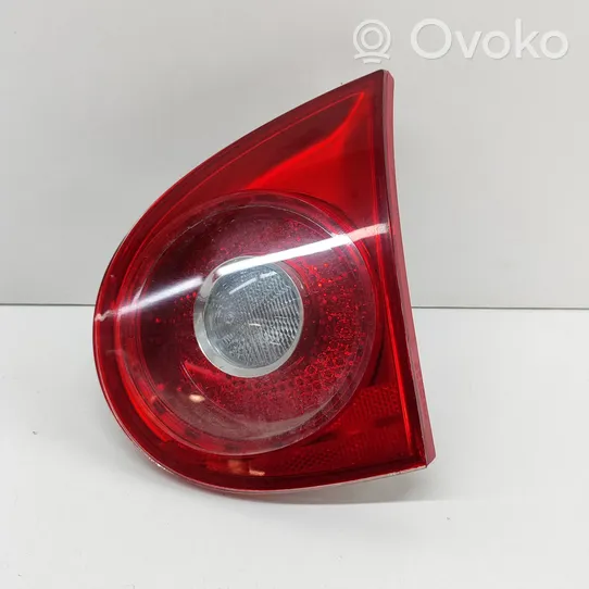 Volkswagen Golf V Lampy tylnej klapy bagażnika 1K6945094E