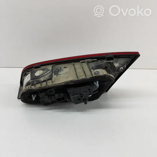 Audi A3 S3 8P Lampy tylnej klapy bagażnika 8V4945075