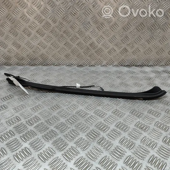 Volkswagen Touareg II Altro elemento di rivestimento bagagliaio/baule 7P6827711