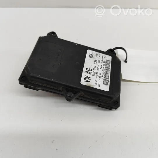 Volkswagen Touareg II Module de contrôle de ballast LED 8U0941329