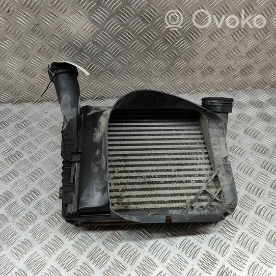 Volkswagen Touareg II Starpdzesētāja radiators 7L6145803D