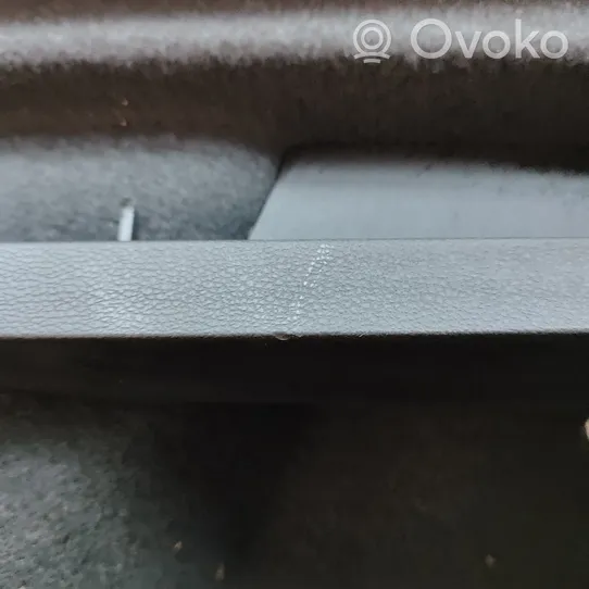 Volkswagen Golf VIII Rivestimento pannello inferiore del bagagliaio/baule 5H6867427
