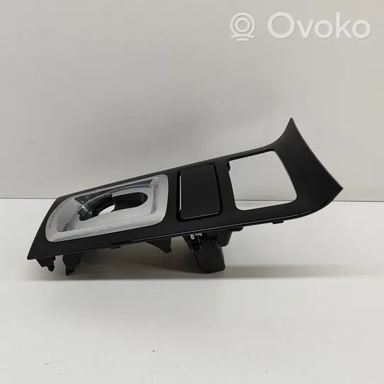 Porsche Cayenne (92A) Rivestimento in plastica cornice della leva del cambio 7P5863419