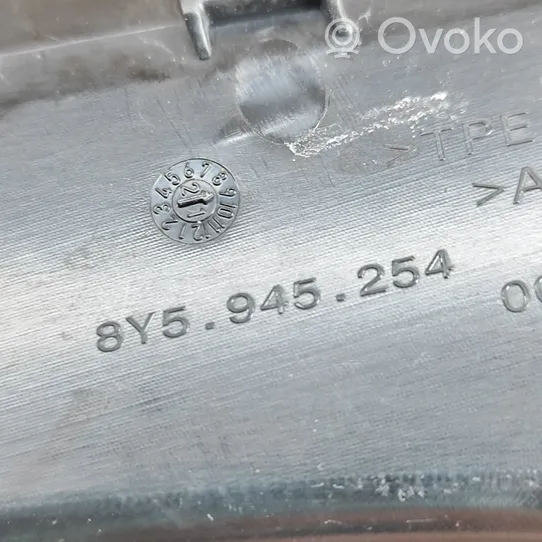 Audi A3 8Y Listwa pod lampę tylną 8Y5945254