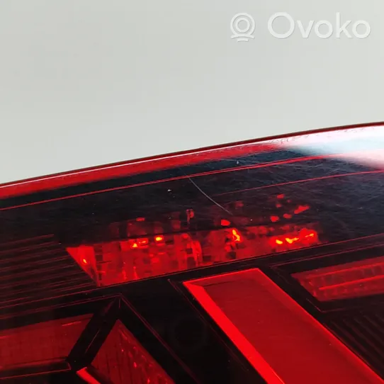 Volkswagen Tiguan Tailgate rear/tail lights 5NA945308J