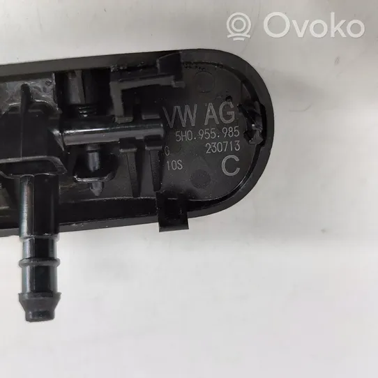 Volkswagen Golf VIII Windshield washer spray nozzle 5H0955985