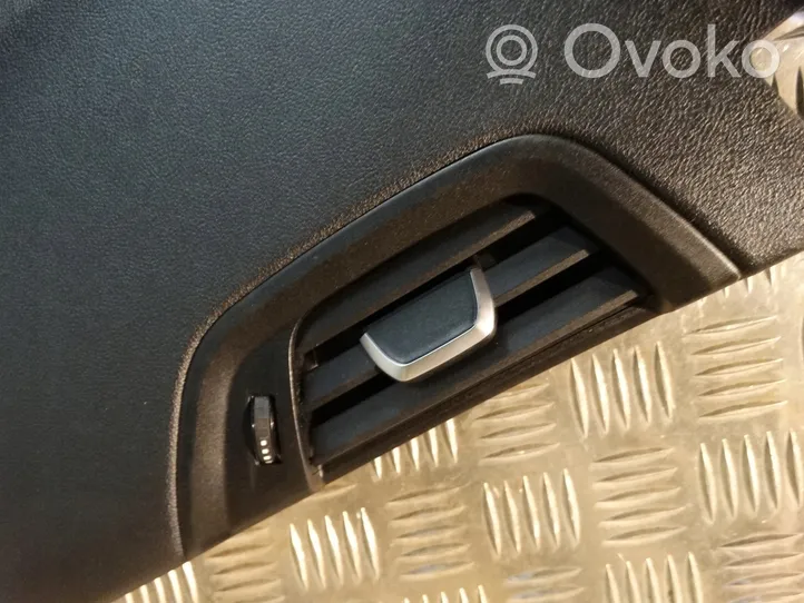 BMW 5 G30 G31 Altro elemento di rivestimento sottoporta/montante 