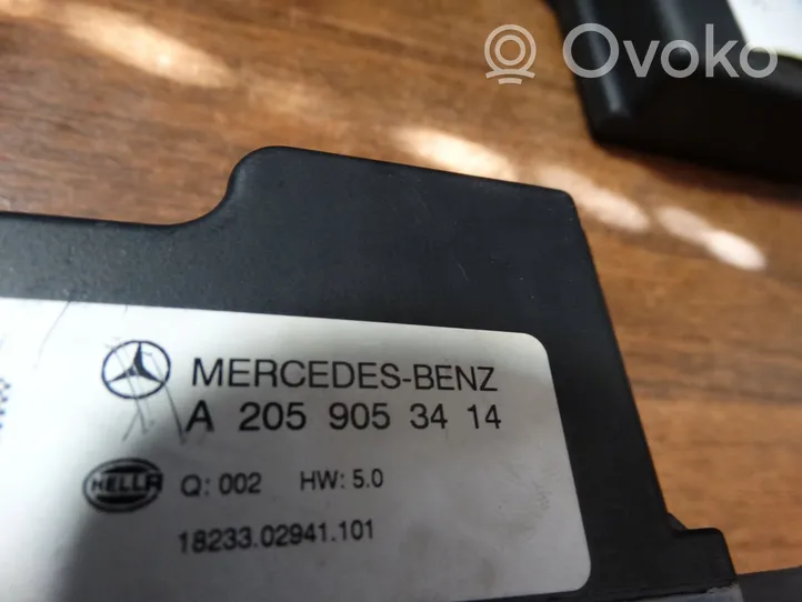 Mercedes-Benz Vito Viano W638 Jednostka sterująca otwieraniem pokrywy bagażnika C238