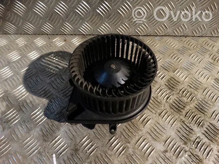 Audi A4 S4 B9 8W Ventola riscaldamento/ventilatore abitacolo 