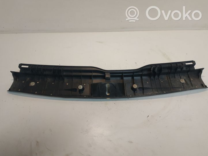 Toyota Avensis T250 Osłona pasa bagażnika 5838705090