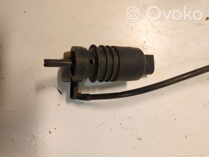 Audi A6 Allroad C5 Windscreen/windshield washer pump 