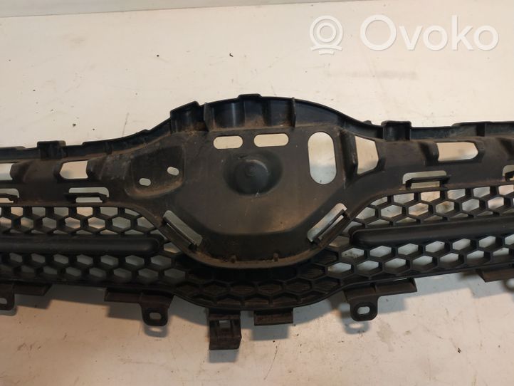 Toyota Corolla Verso AR10 Grille calandre supérieure de pare-chocs avant 531110F030