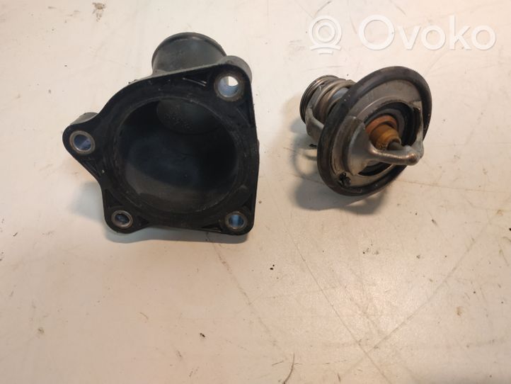 Toyota Corolla Verso AR10 Termostaatin kotelo 163210R011