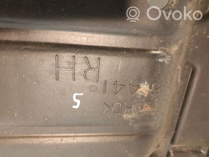 Toyota Avensis T220 Protezione anti spruzzi/sottoscocca del motore 51441