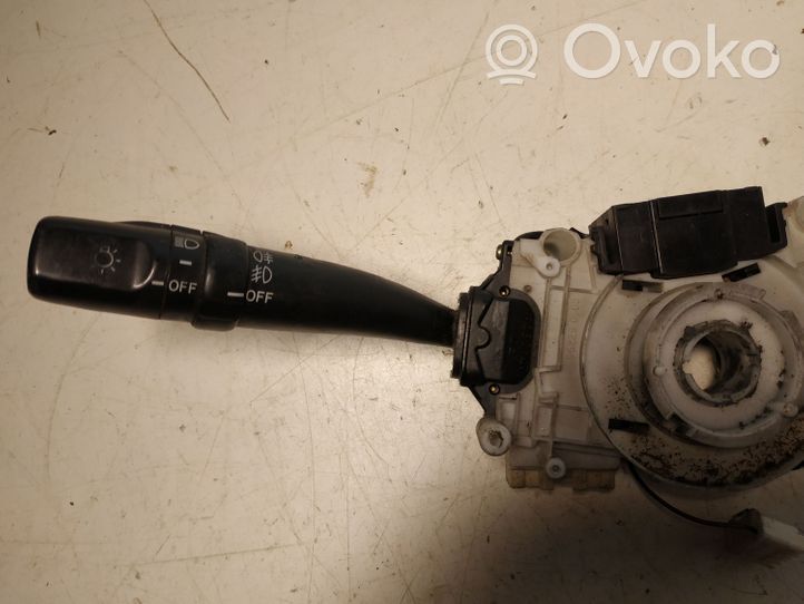 Toyota Avensis T220 Leva/interruttore dell’indicatore di direzione e tergicristallo 17A1645