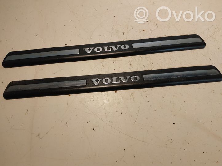 Volvo V70 Priekinio slenksčio apdaila (vidinė) 8659960