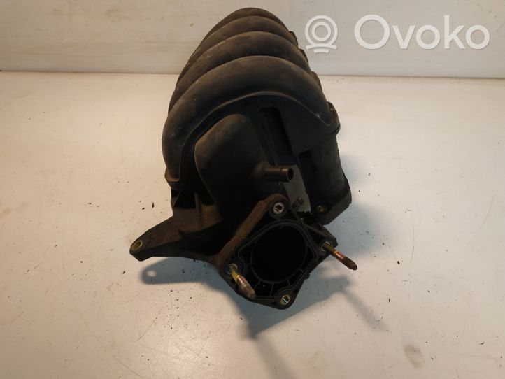 Toyota Avensis T250 Intake manifold 