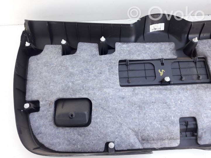 Toyota Corolla Verso AR10 Poszycie / Tapicerka tylnej klapy bagażnika 677660F010