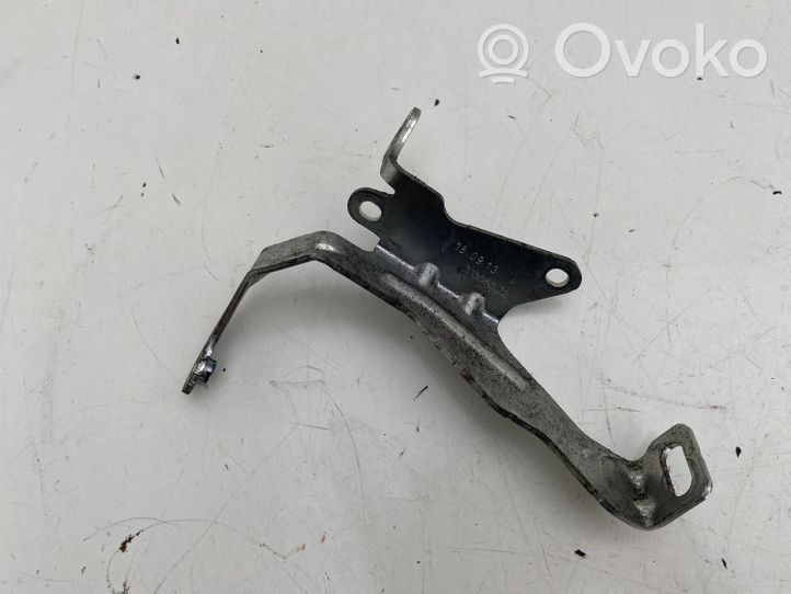 Volvo V40 EGR-venttiilin/lauhduttimen kiinnike 31358502