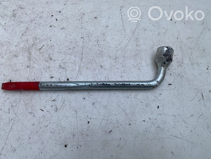 Volvo S80 Wheel nut wrench 