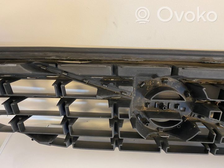 Volvo XC60 Griglia superiore del radiatore paraurti anteriore 31353832