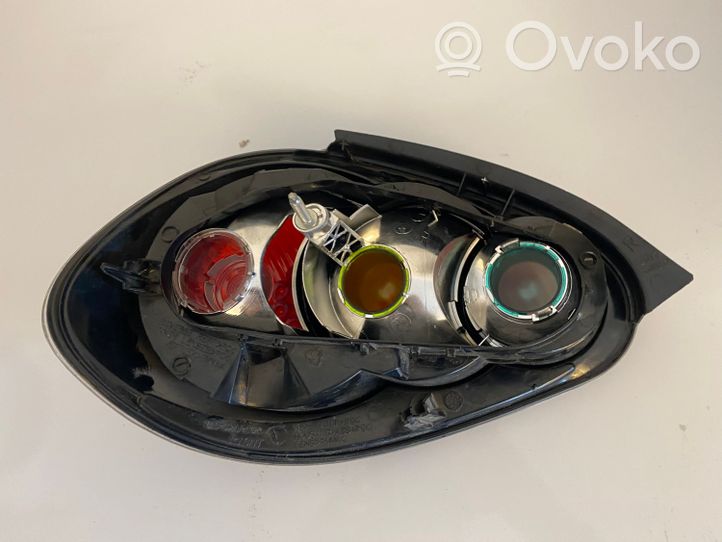 Toyota Aygo AB10 Lampa tylna 815500H071