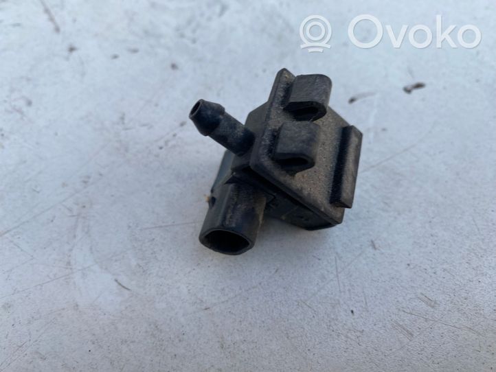 Audi A6 S6 C5 4B Ugello a spruzzo lavavetri per parabrezza 4B0855988