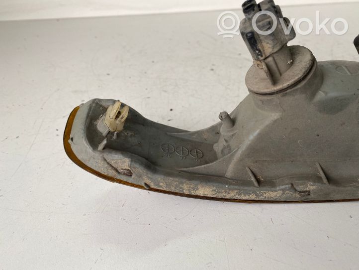 Toyota Camry Indicatore di direzione anteriore 121528B